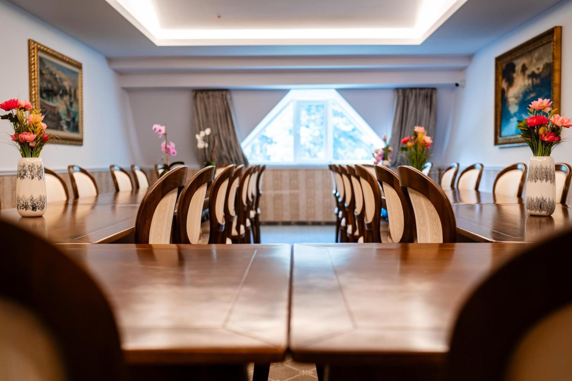Carpentiere Arena Hotel Rasinari Ngoại thất bức ảnh